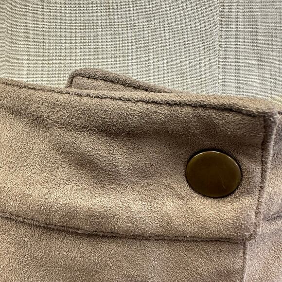 Marine Layer Rosie Faux Suede A-Line Mini Skirt in Birch Size Small - Picture 6 of 15